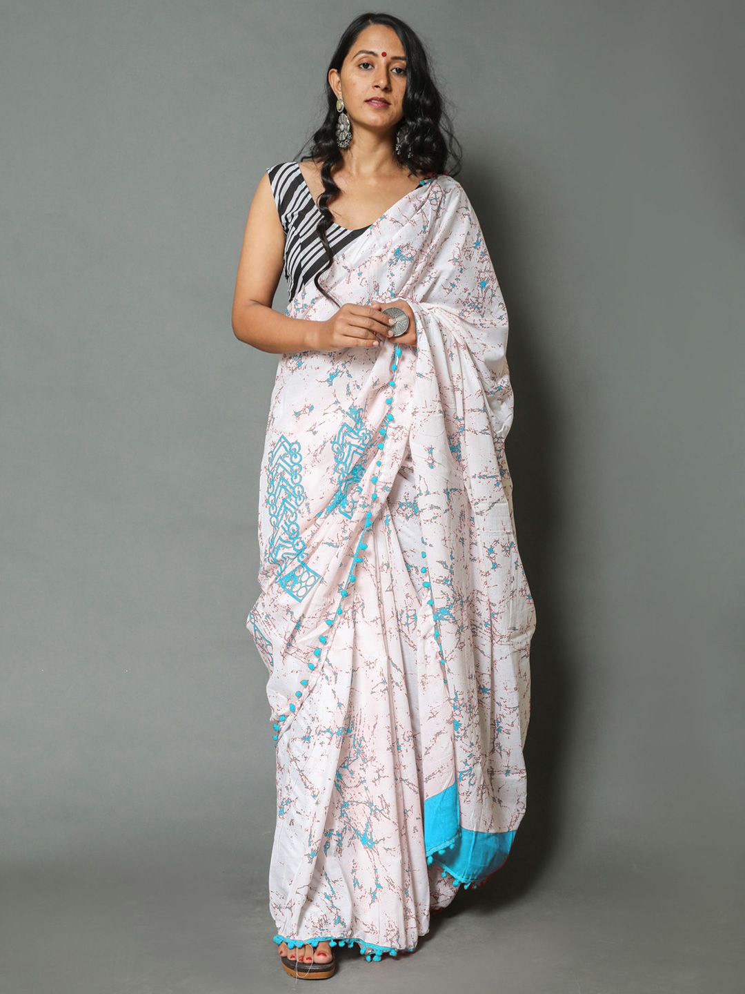 

KALINI Tie and Dye Printed Pure Cotton Saree, Blue