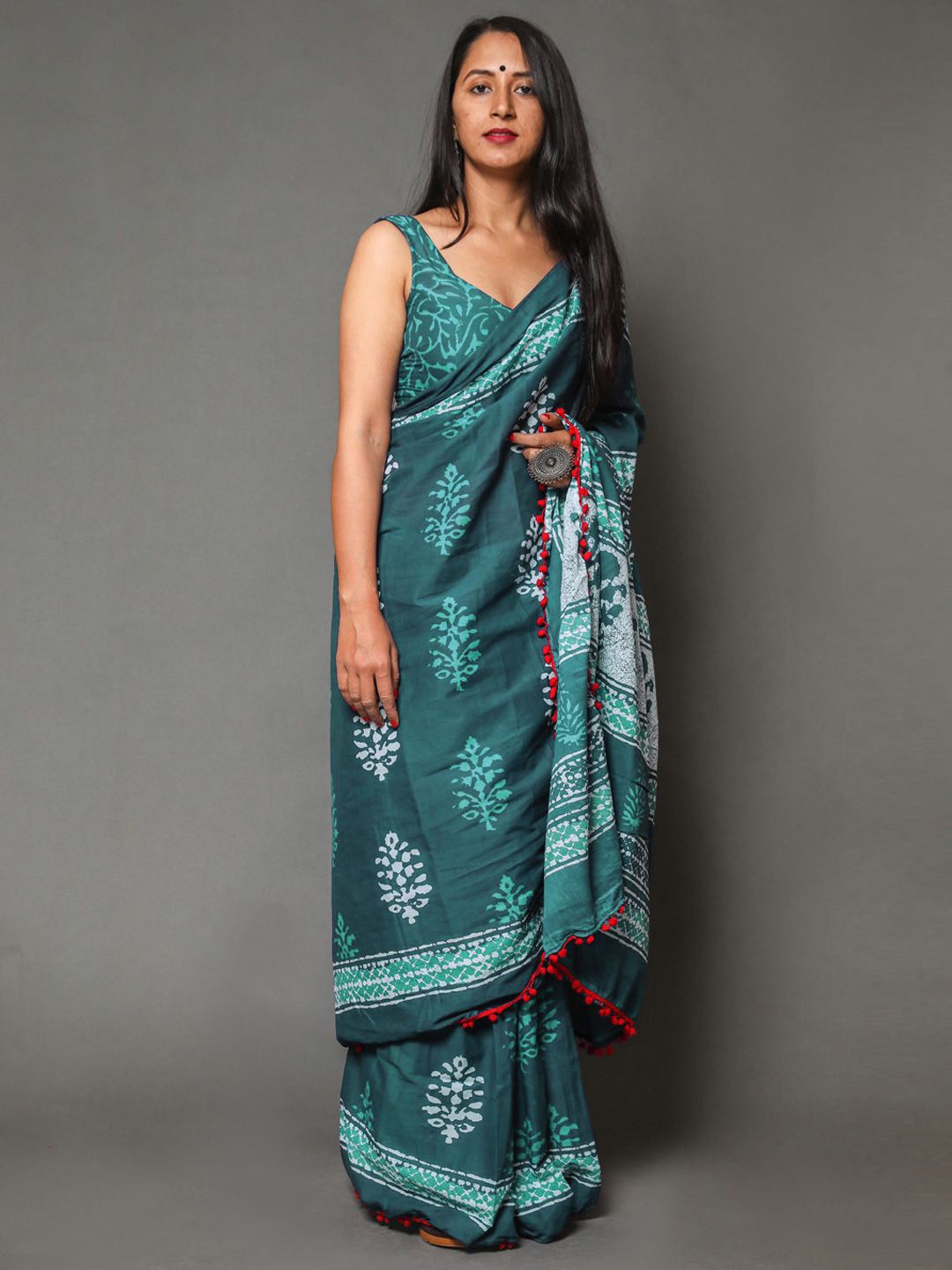 

KALINI Floral Pure Cotton Saree, Green