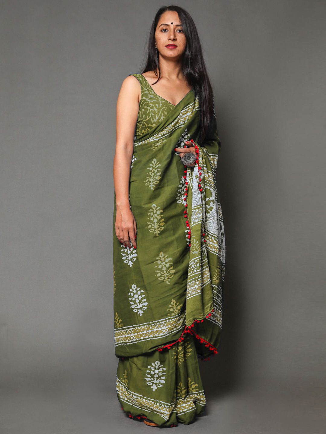 

KALINI Floral Printed Pure Cotton Saree, Olive