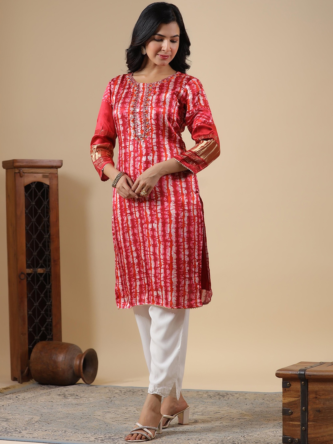 

SCAKHI Women Printed Thread Work Indie Prints Kurta, Red