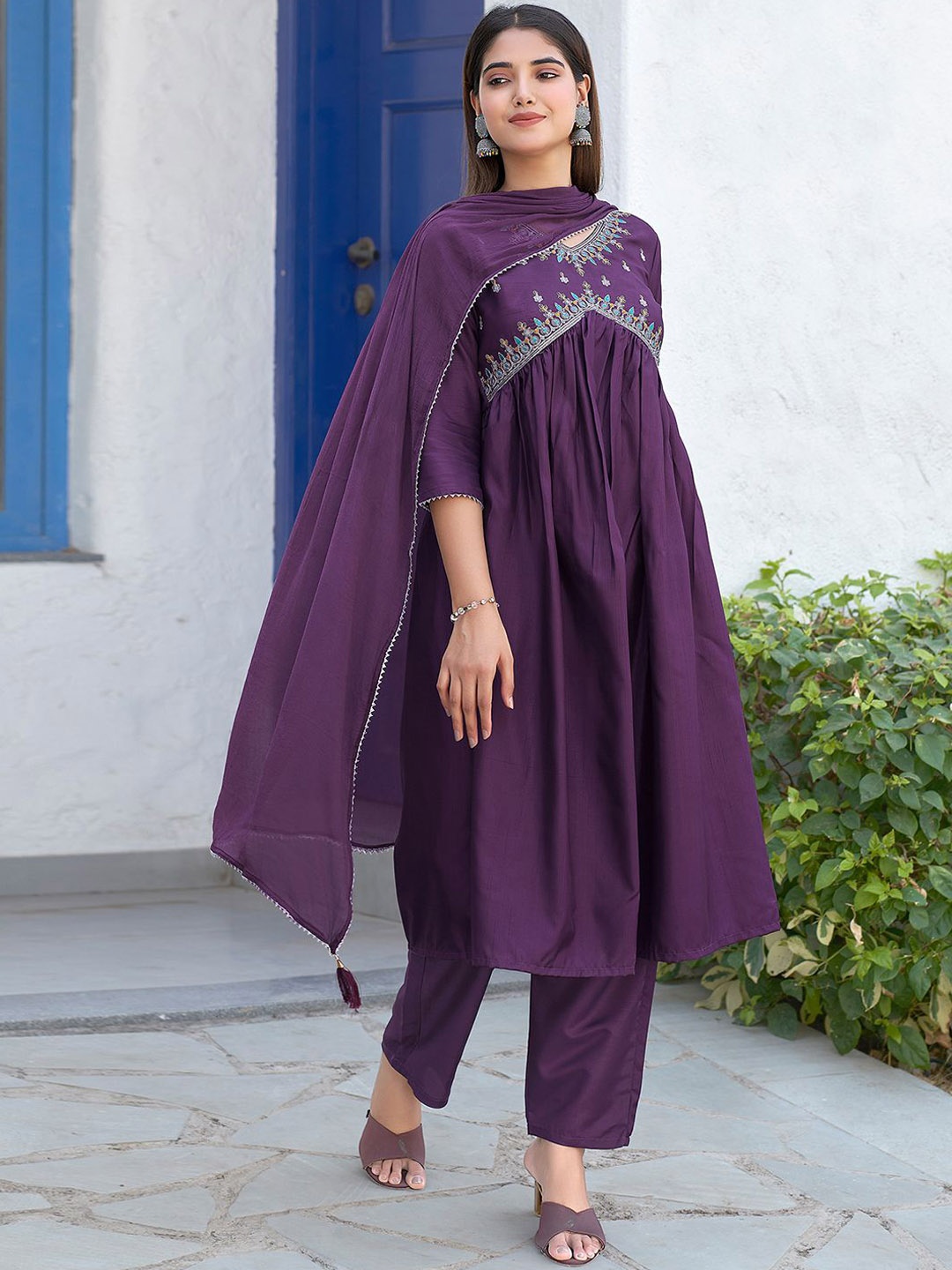 

SKYLEE Women Floral Embroidered Regular Sequinned Kurta with Trousers & With Dupatta, Purple