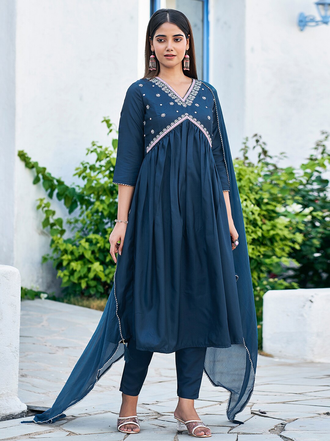 

SKYLEE Women Floral Embroidered Regular Sequinned Kurta with Trousers & With Dupatta, Teal
