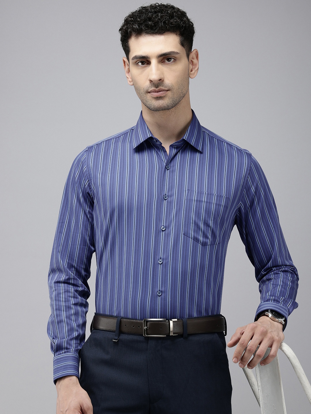 

Van Heusen Men Slim Fit Striped Pure Cotton Formal Shirt, Blue