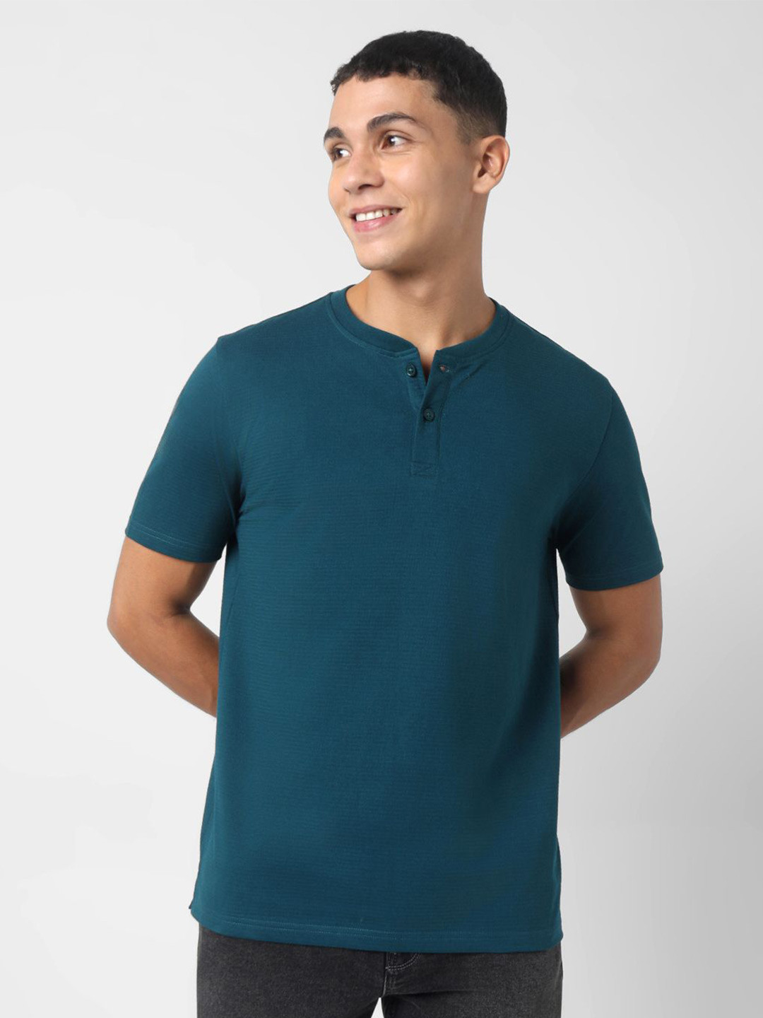 

R&B Men Solid Henley Neck T-shirt, Teal