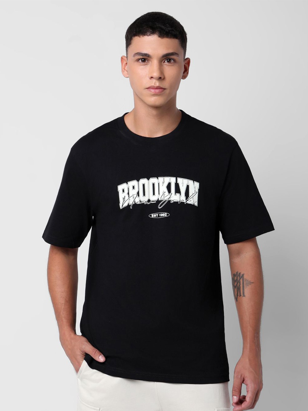 

R&B Men Typography Printed Round Neck T-shirt, Black