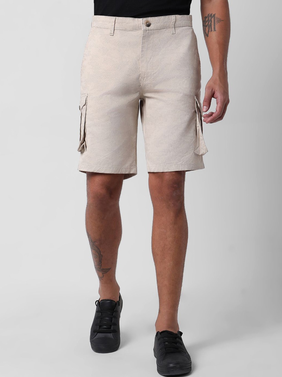 

R&B Men Regular Fit Cargo Shorts, Beige