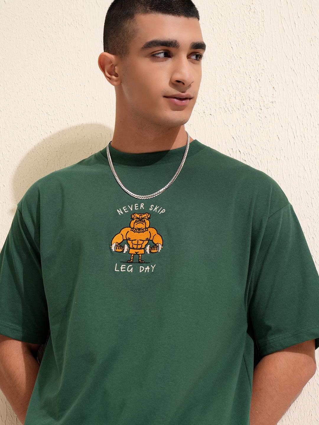 

HIGHLANDER Men Sports Printed Hooded Extended Sleeves Applique T-shirt, Green