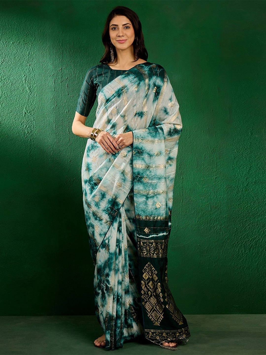 

Mitera Tie and Dye Zari Saree With Blouse Piece, Teal