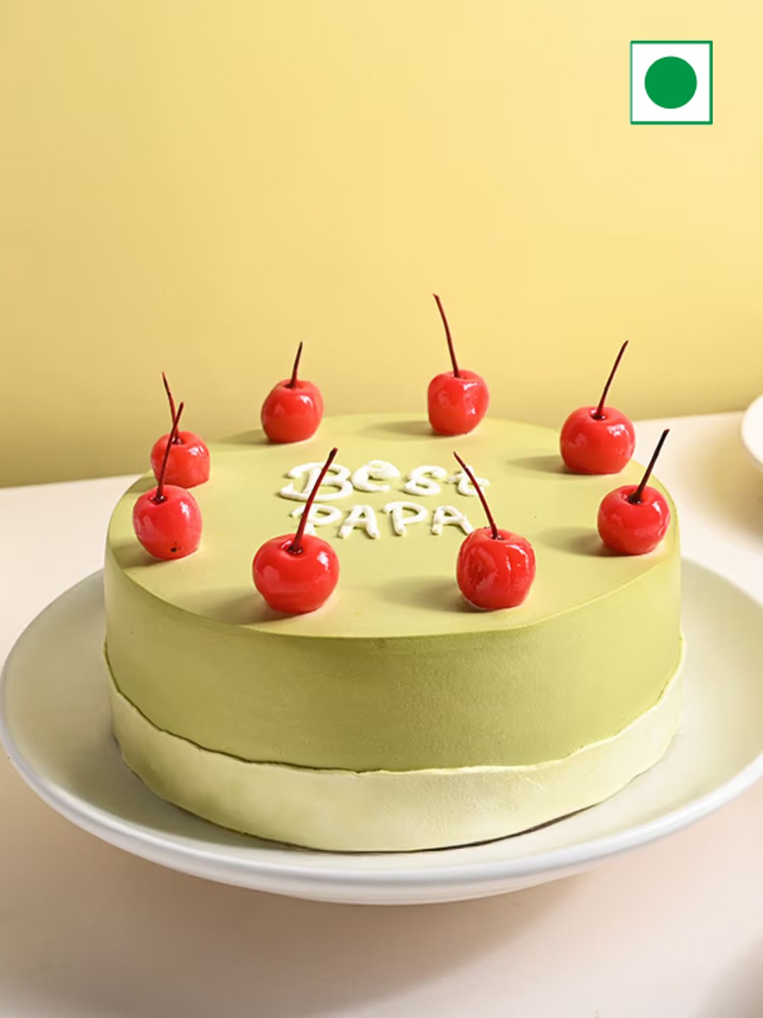 

Floweraura Vanilla Flavor Eggless Round Cake- 1Kg, Multi