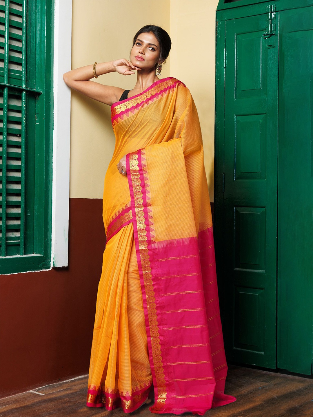 

Unnati Silks Woven Design Zari Pure Cotton Handloom Gadwal Saree, Yellow