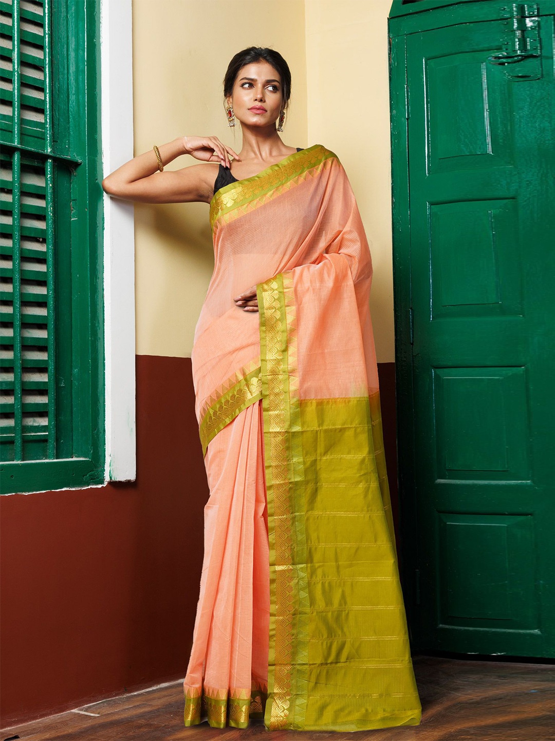 

Unnati Silks Woven Design Pure Cotton Gadwal Saree, Orange