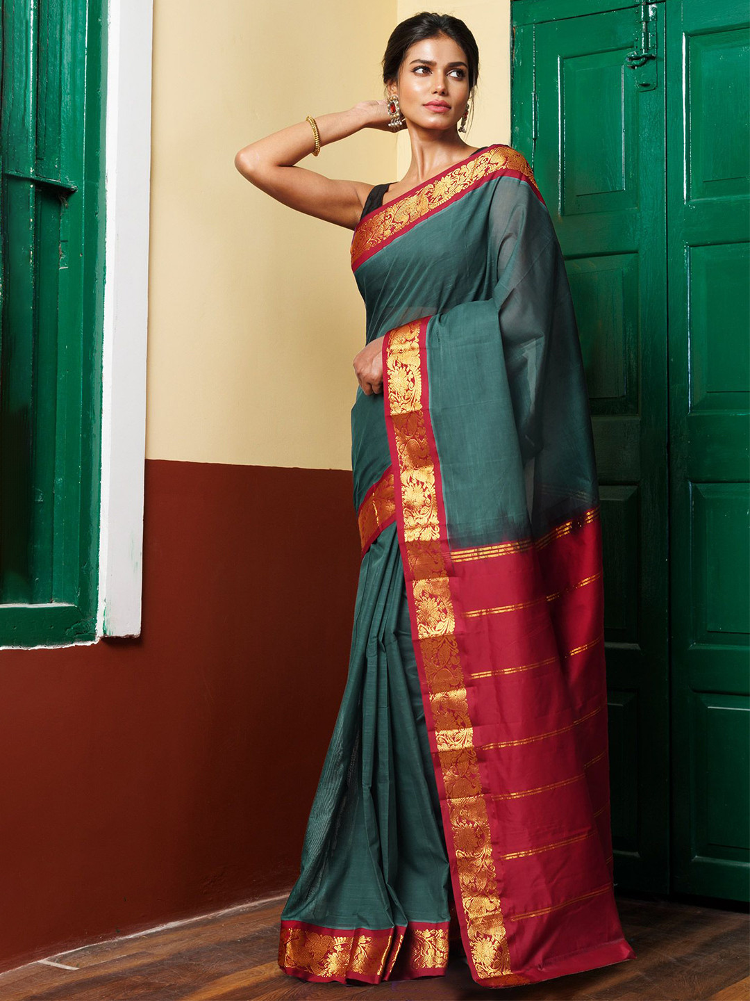 

Unnati Silks Zari Pure Cotton Handloom Gadwal Saree, Green
