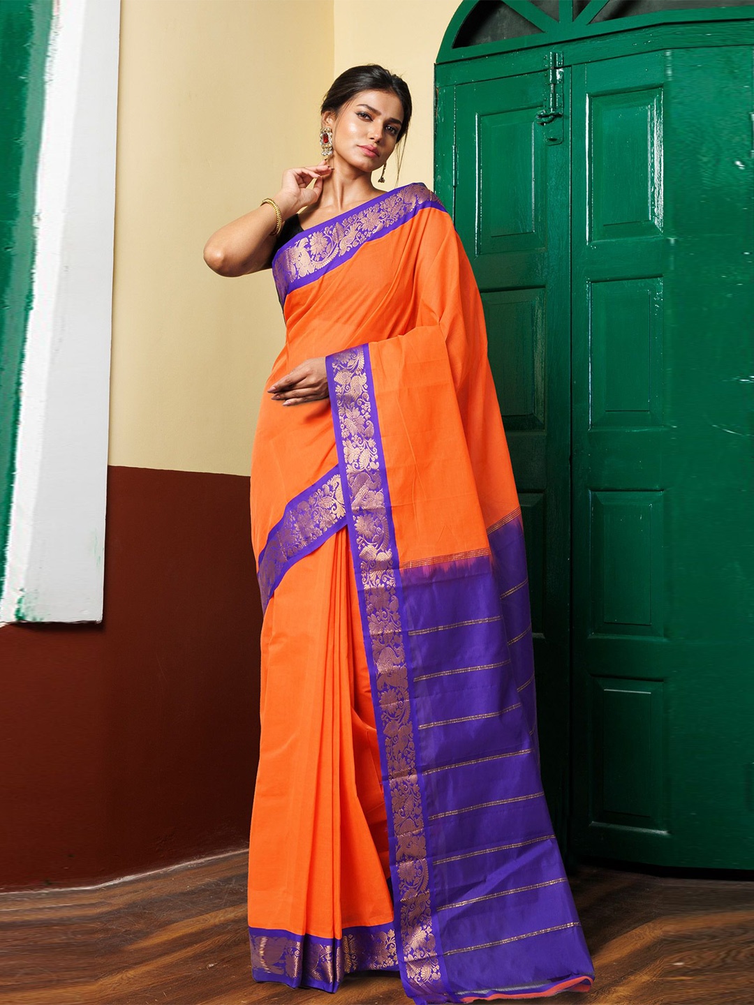 

Unnati Silks Woven Design Pure Cotton Gadwal Saree, Orange