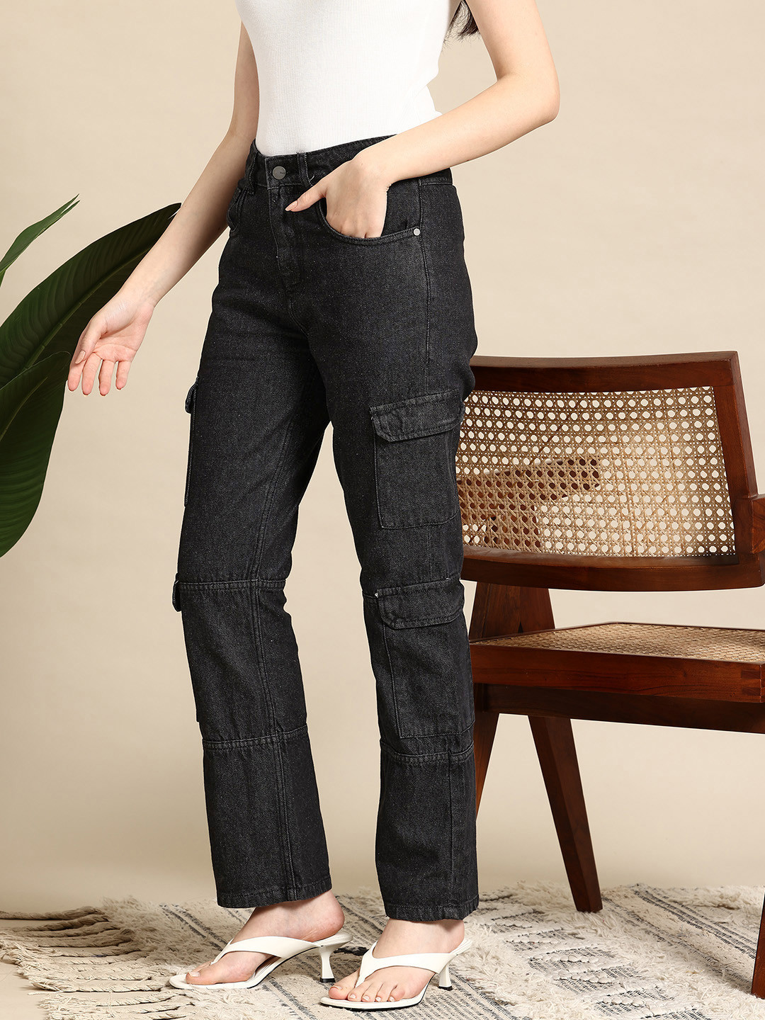 

Mast & Harbour Mast & Harbour Women High-Rise Straight Fit Jeans, Black