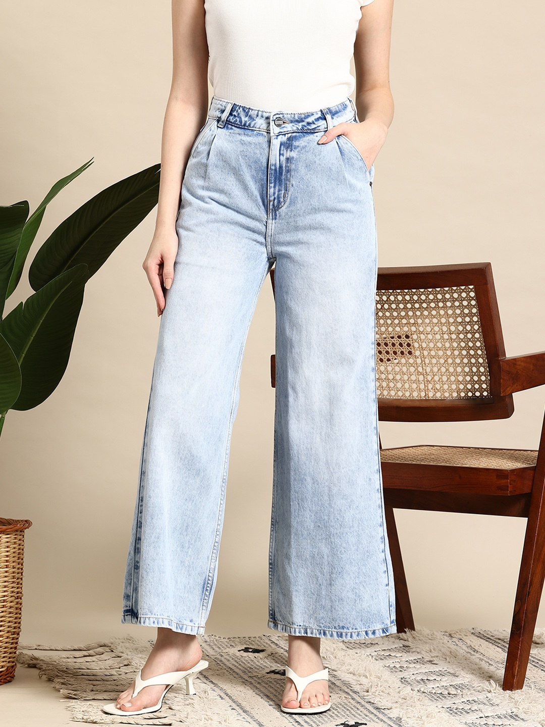 

Mast & Harbour Women High-Rise Light Fade Jeans, Blue