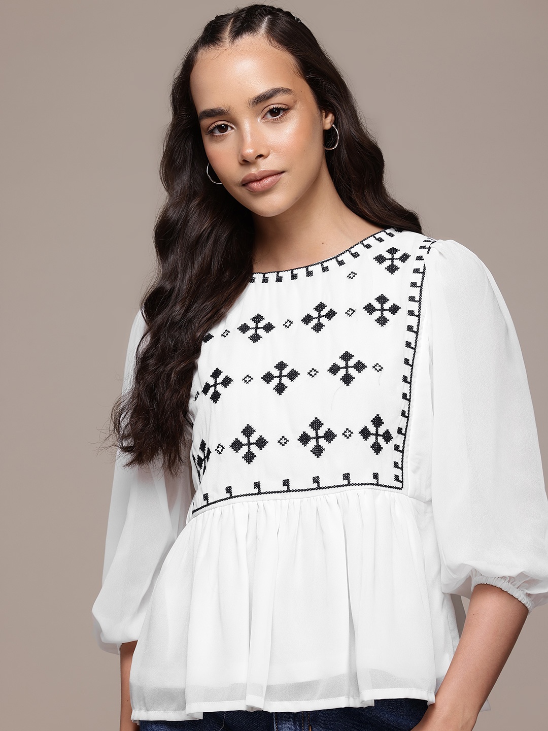 

The Roadster Lifestyle Co. Embroidered A-Line Top, White