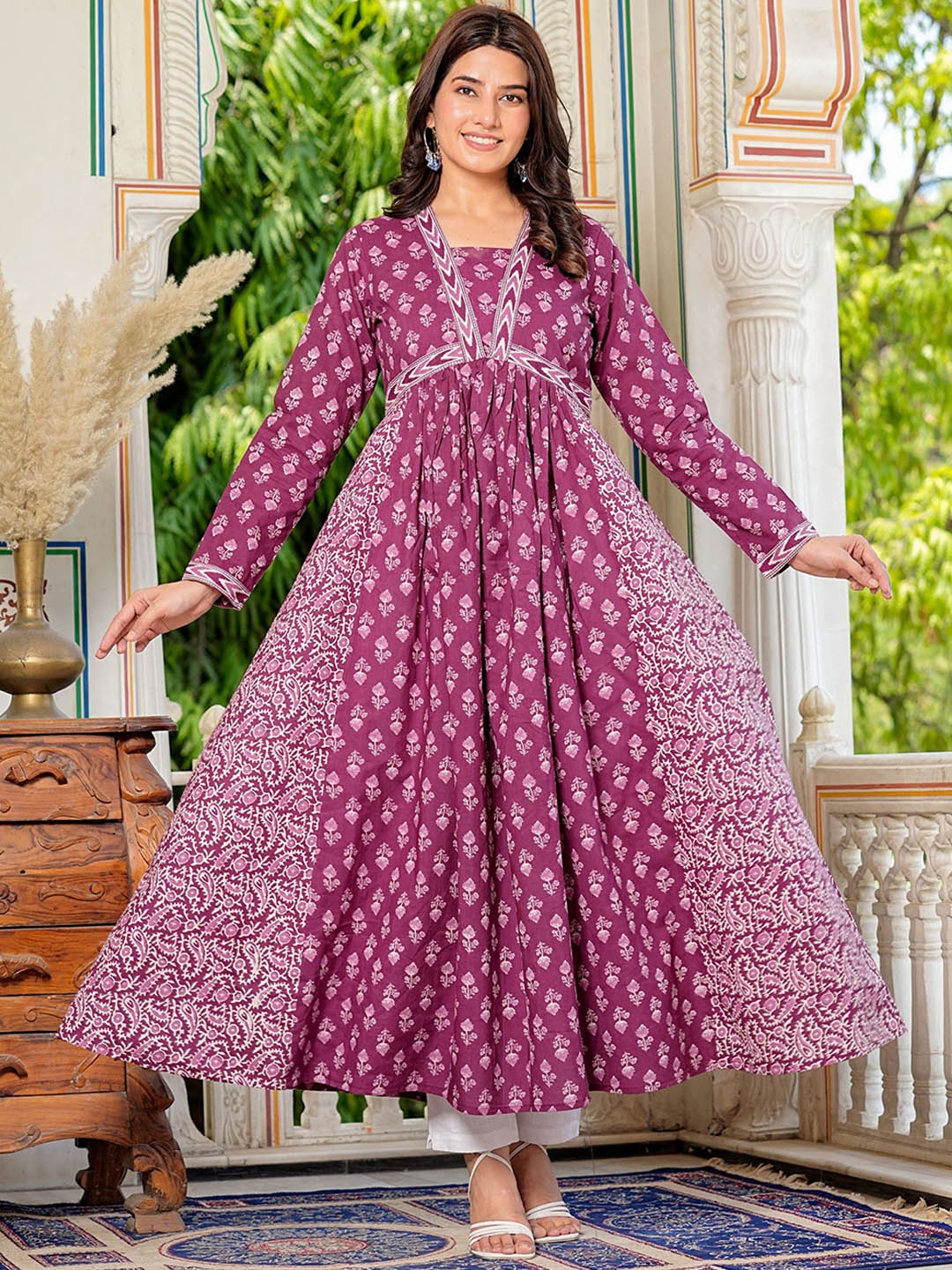 

Vbuyz Women Floral Printed Floral Anarkali Kurta, Lavender