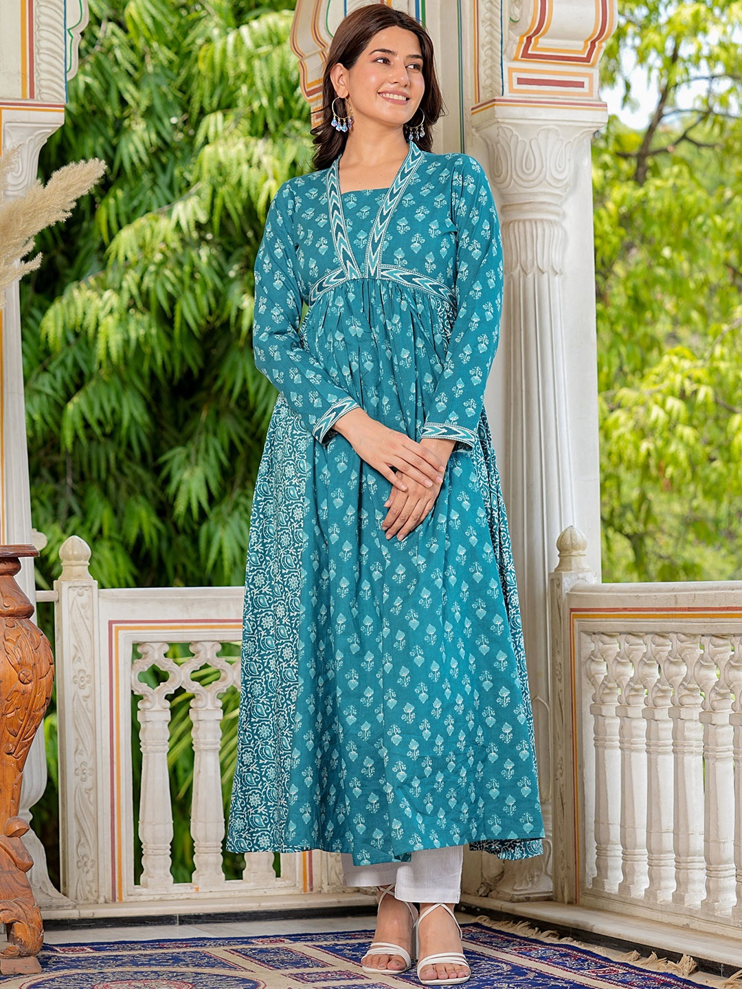 

Vbuyz Women Floral Printed Floral Anarkali Kurta, Blue