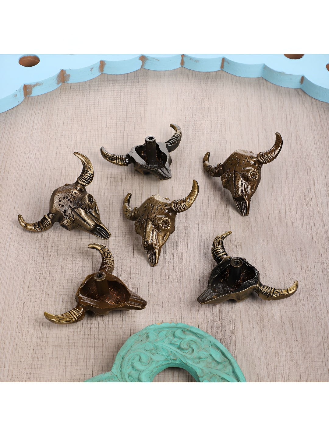 

Two Moustaches Bronze Toned 6 Pieces Buffalo Skull Design Iron Knob Holders