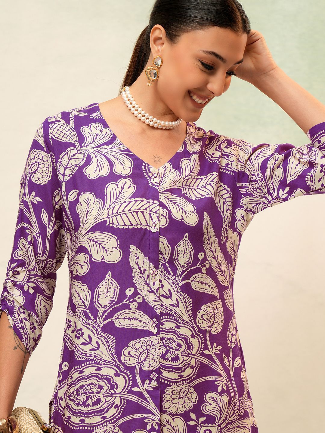 

Vishudh V Neck Tropical Printed Top, Purple