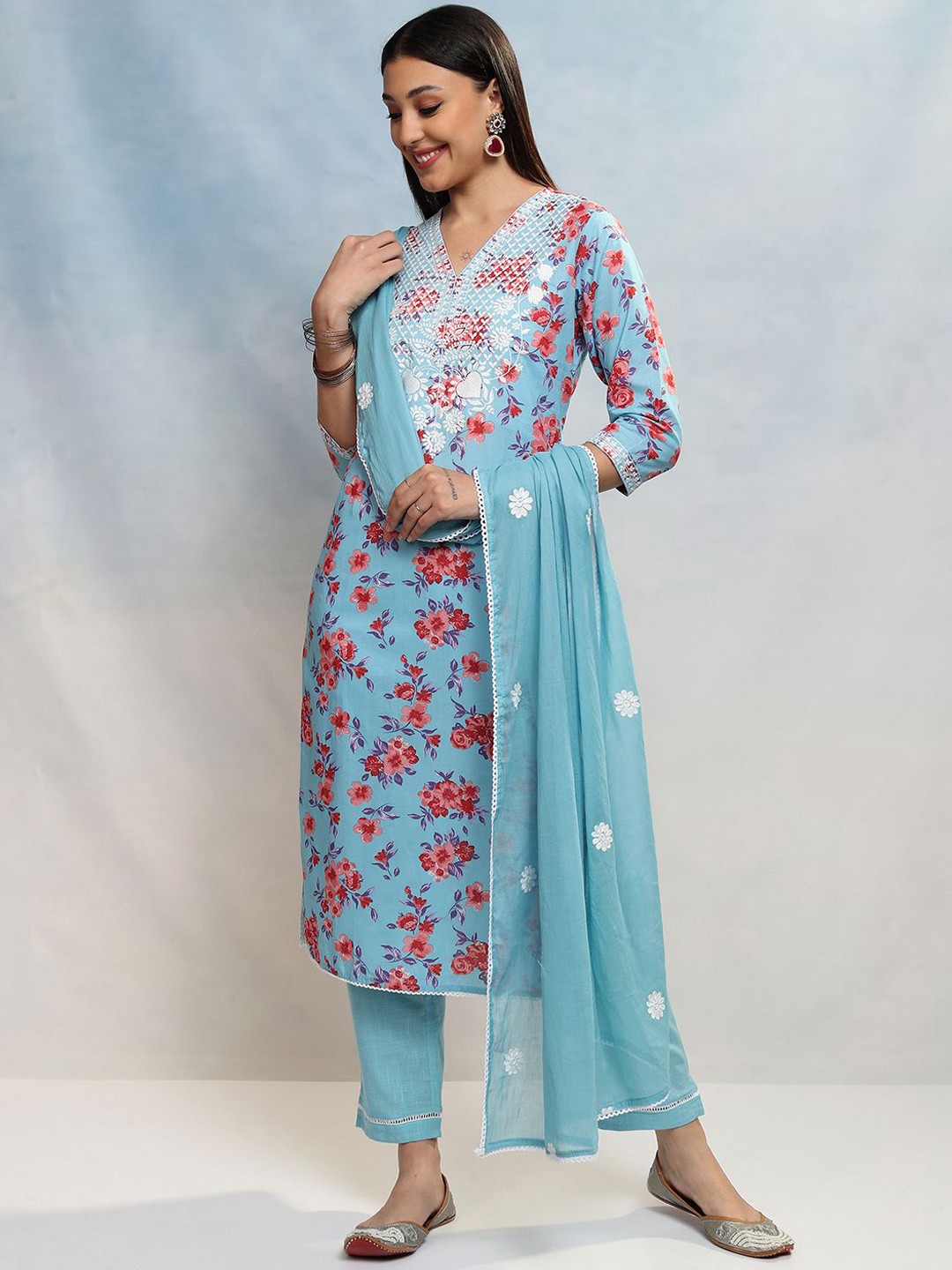 

Vishudh Women Floral Printed Regular Pure Cotton Kurta with Trousers & With Dupatta, Blue
