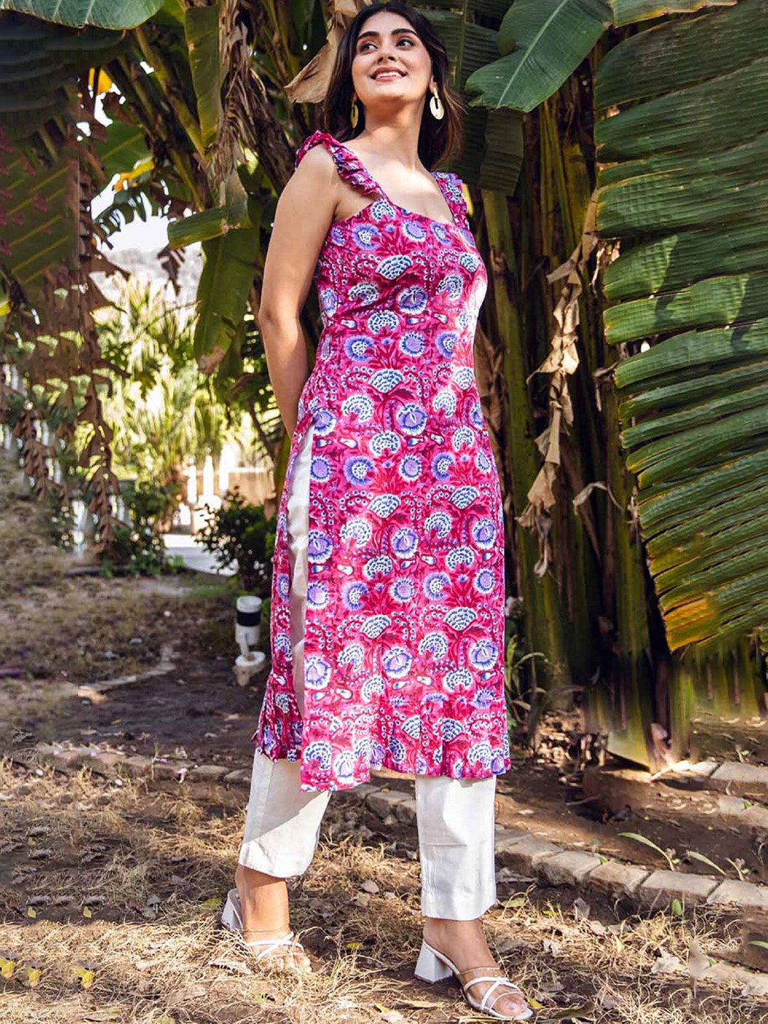 

Kedar Fab Women Floral Printed Regular Kurta with Trousers, Pink