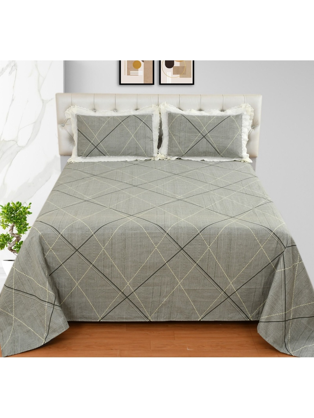 

BELVOSTUM Geometric 250 TC King Bedsheet with 2 Pillow Covers, Grey