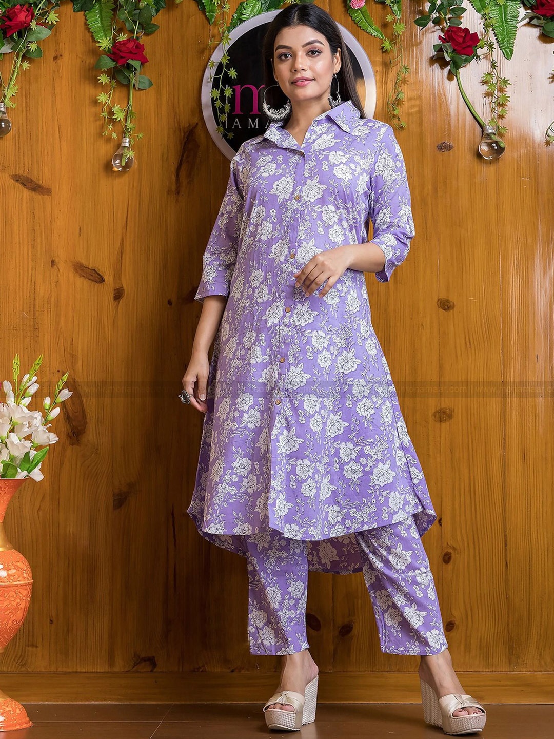 

MATTLOOK Women Floral Printed Regular Kurta with Trousers, Lavender