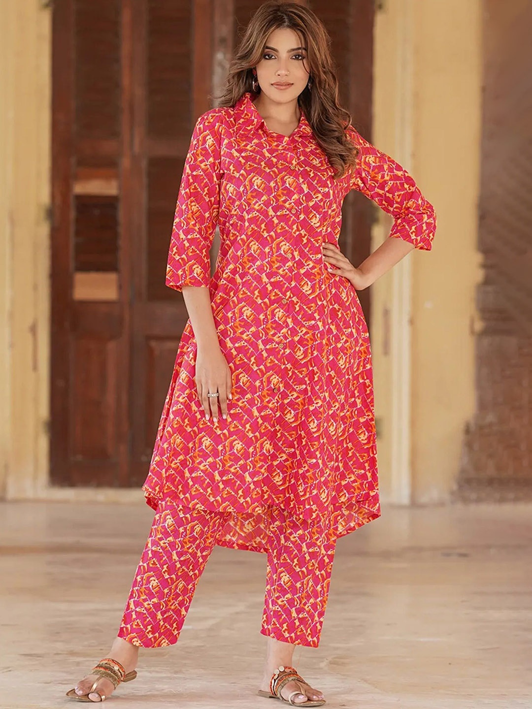 

MATTLOOK Women Abstract Printed Regular Kurta with Trousers, Pink