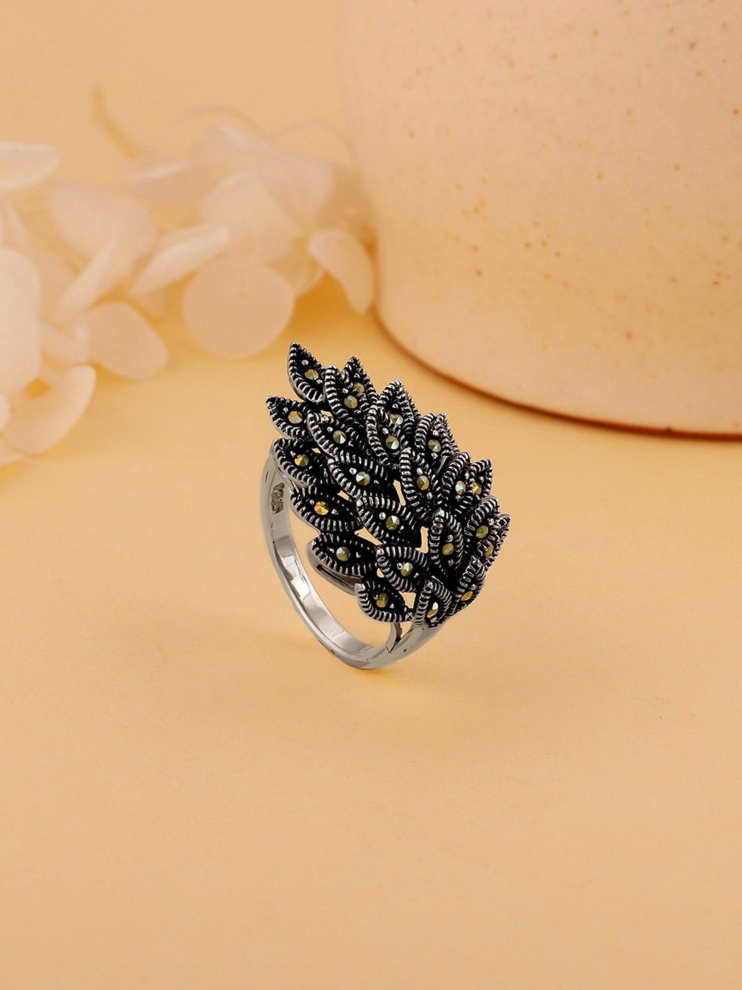 

GIVA Women 925 Sterling Silver Rhodium-Plated Marcasite Stone Studded Finger Ring