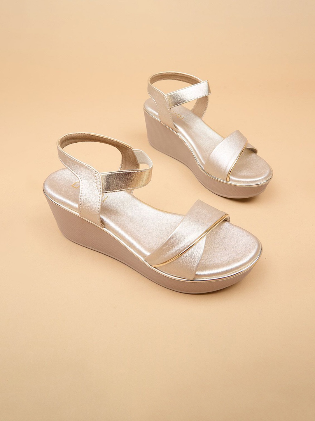 

Ozuri Solid Wedge Sandals with Backstrap, Gold