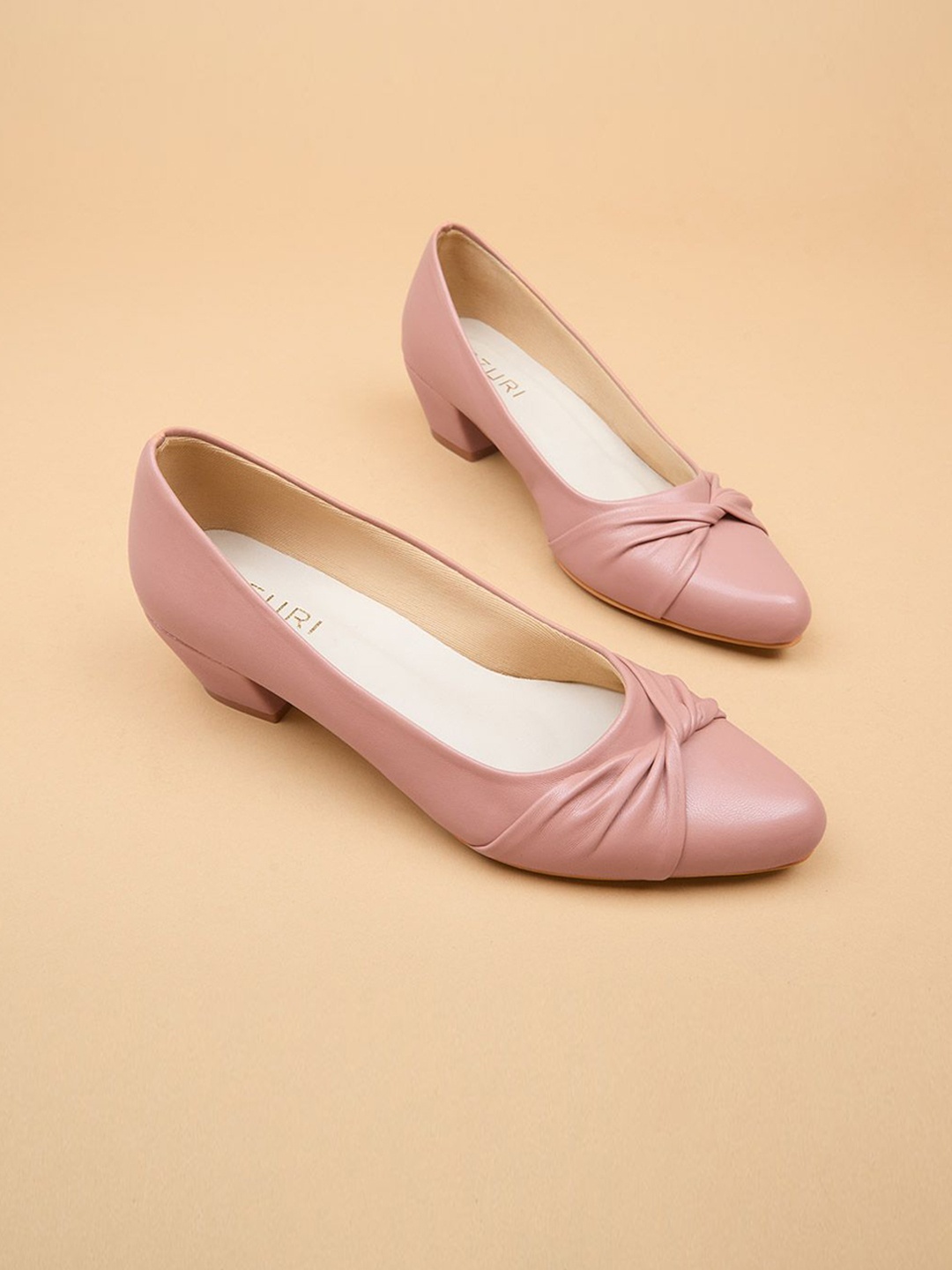 

Ozuri Solid Block Pumps with Bows, Peach