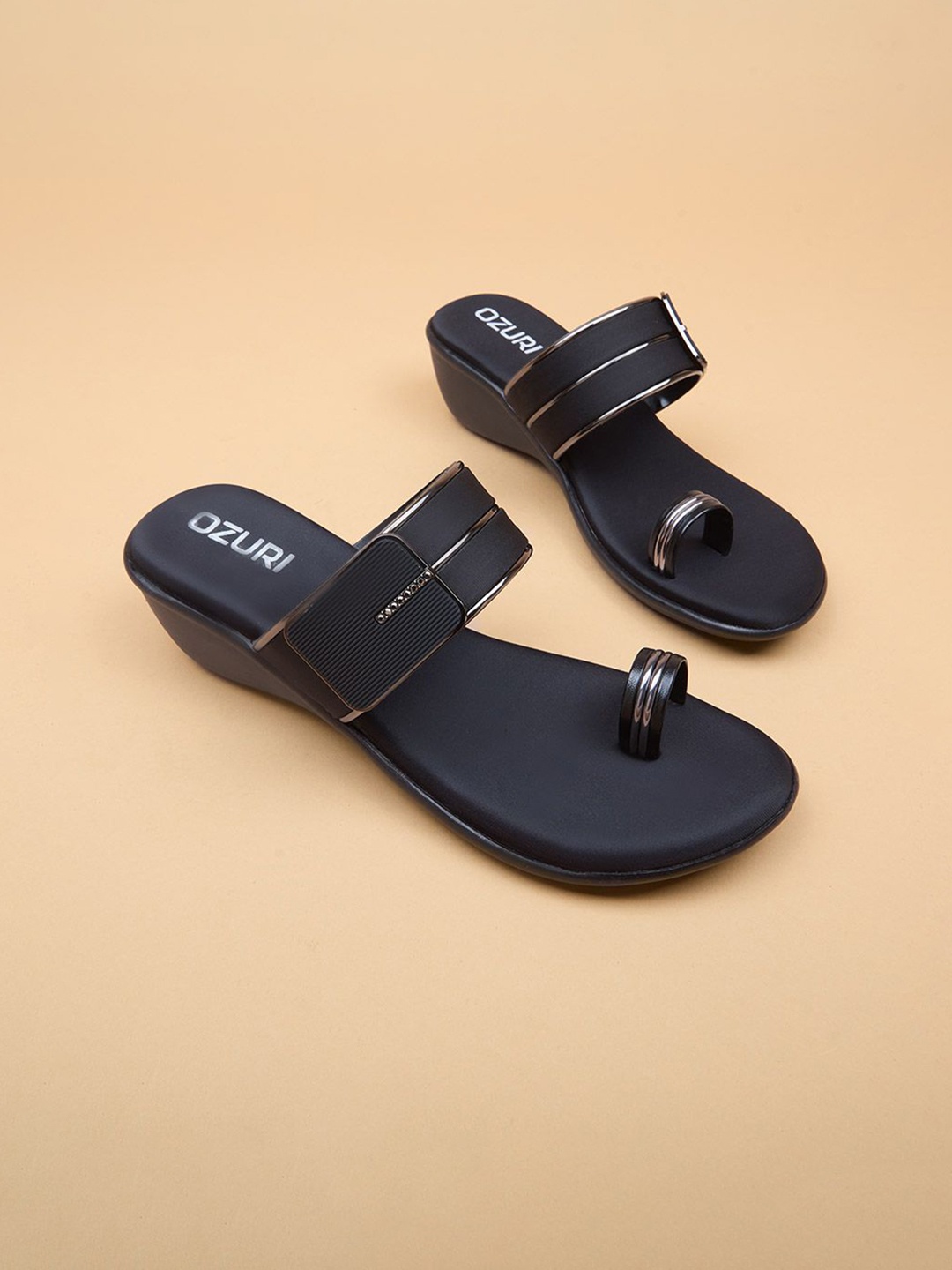 

Ozuri One Toe Wedge Sandals, Black