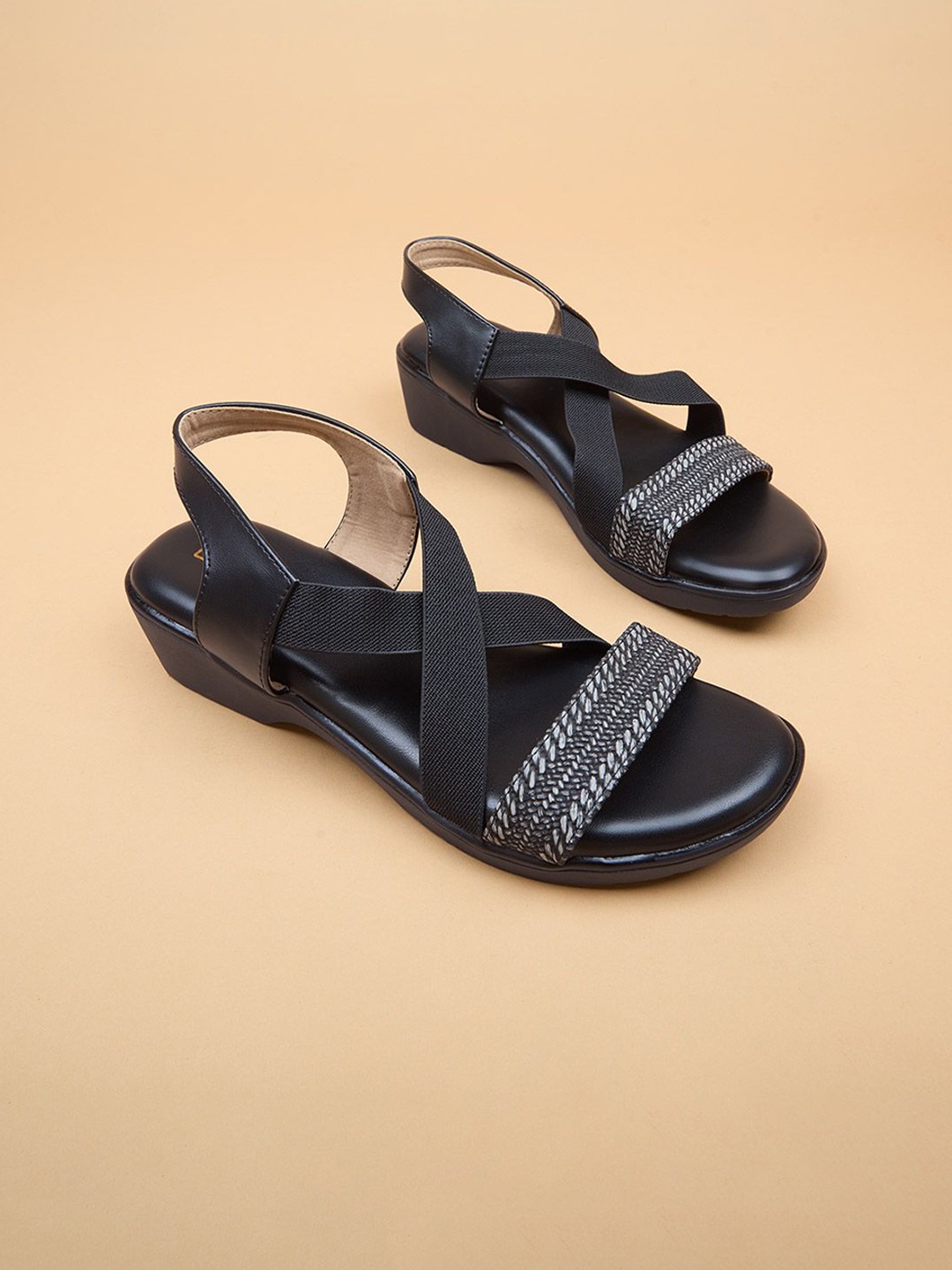 

Ozuri Casual Comfort Heel Sandal, Black