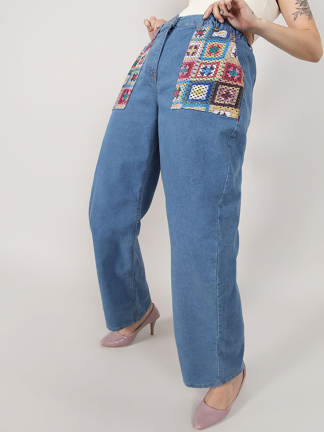 

Campus Sutra Women Comfort Low Distress Stretchable Jeans, Blue