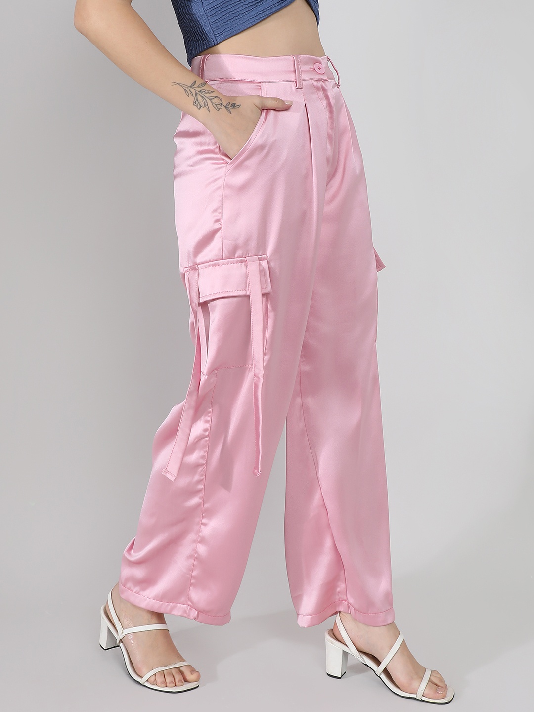 

Campus Sutra Women Relaxed Easy Wash Mid-Rise Cargos Trousers, Pink