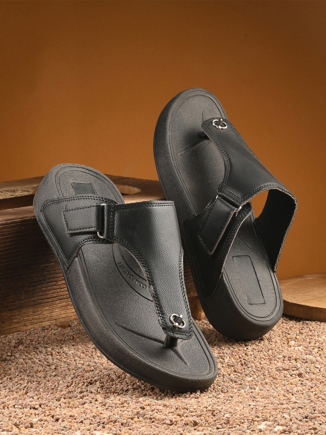 

Layasa Men Comfort Sandals, Black