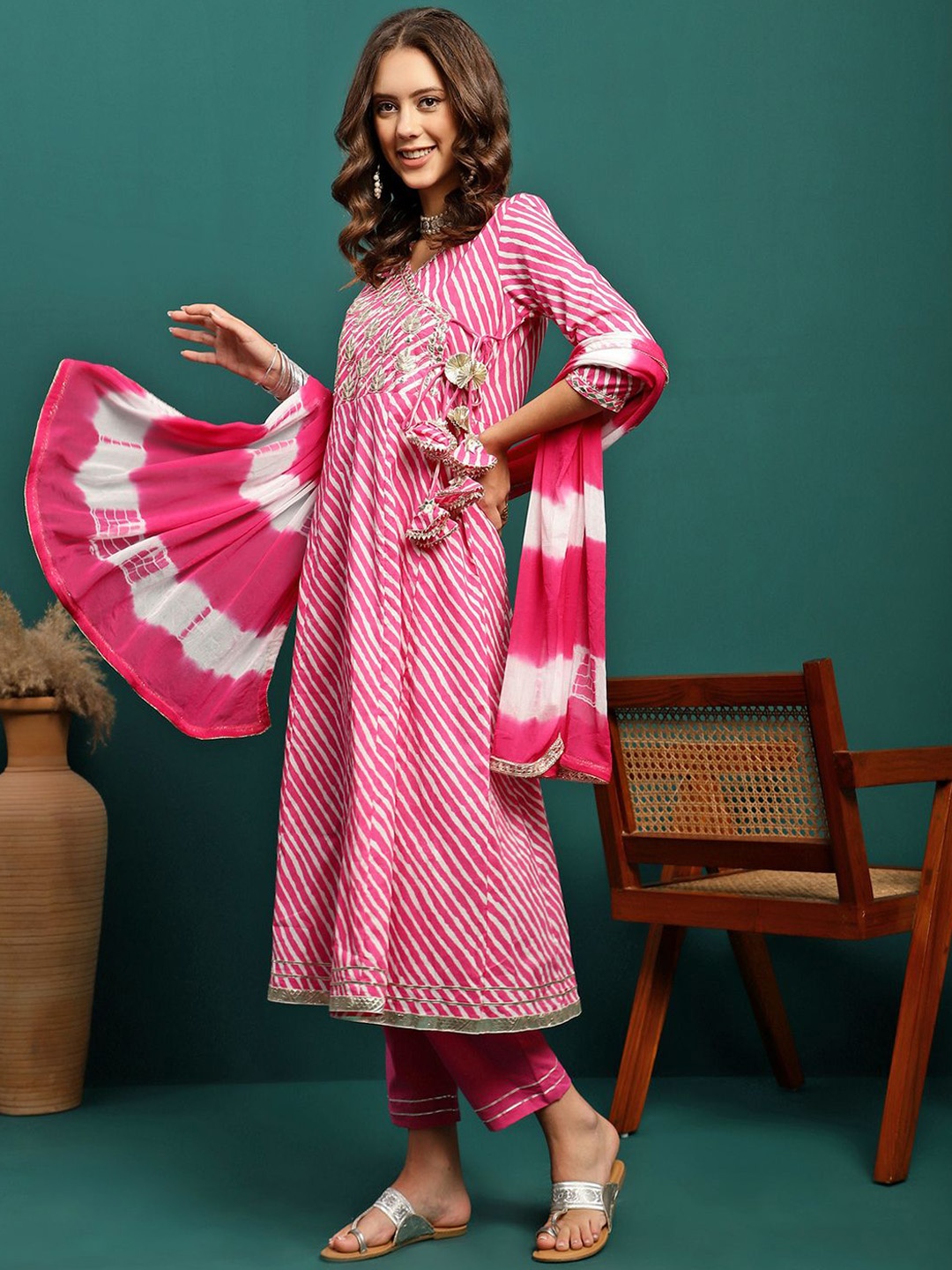 

Sangria Women Printed Pure Cotton V-Neck Kurta With Trouser & Dupatta, Pink