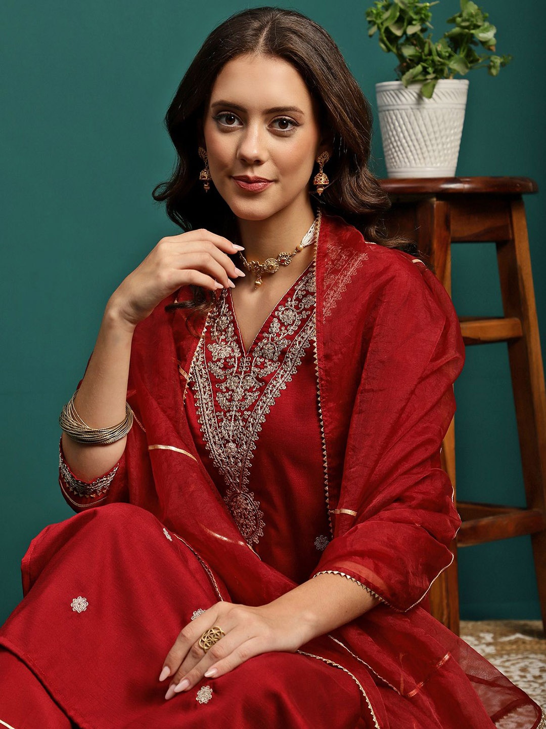

Sangria Women Embroidered V-Neck Kurta With Trouser & Dupatta, Maroon