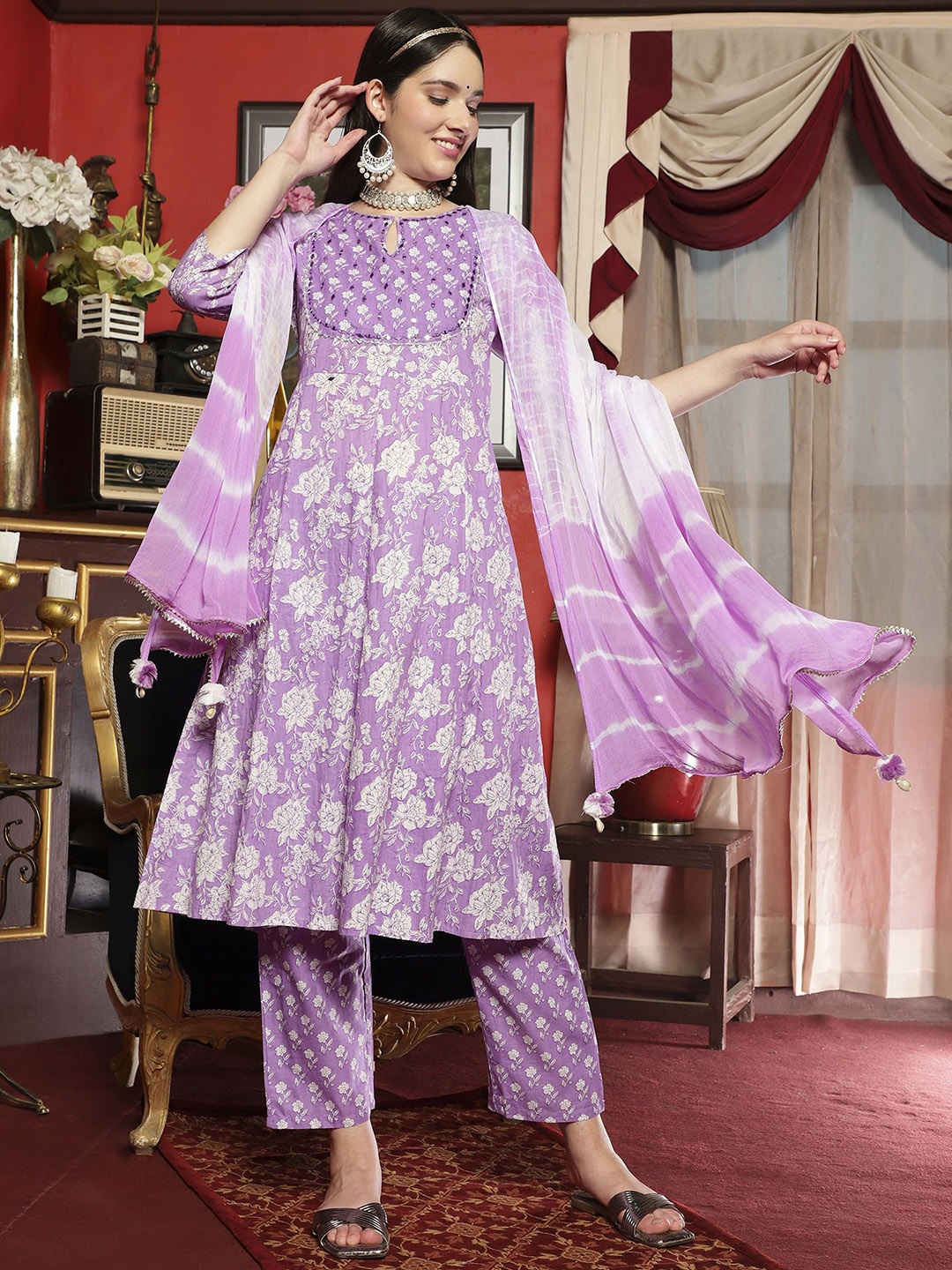 

Sangria Printed Keyhole-Neck Kurta With Trouser & Dupatta, Mauve