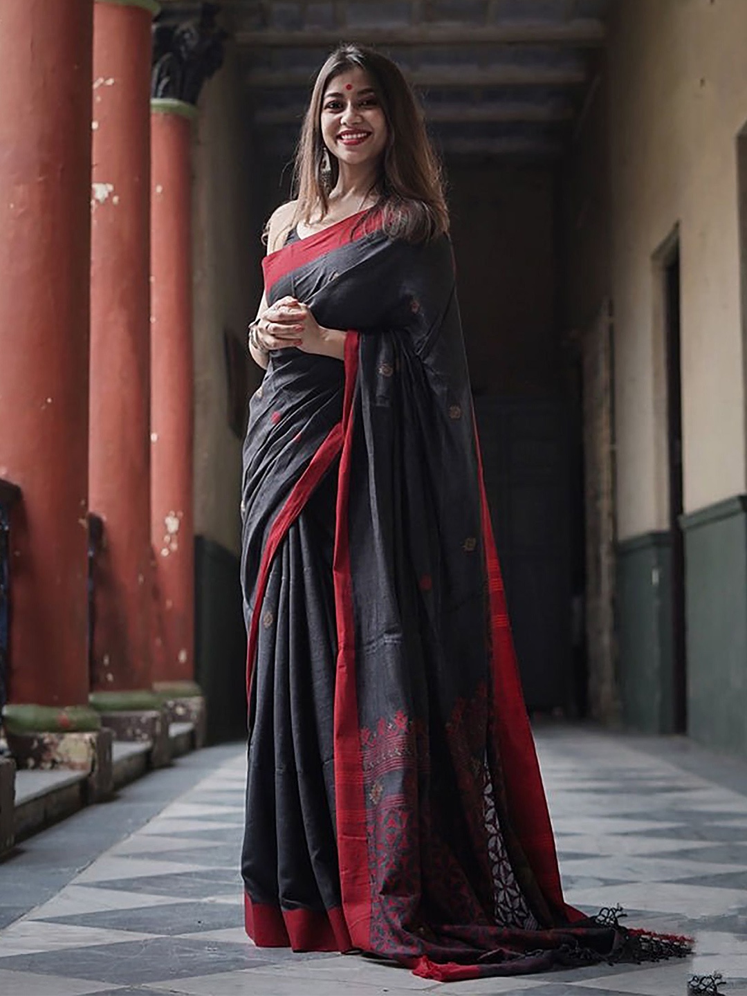 

KALINI Woven Design Banarasi Saree, Black