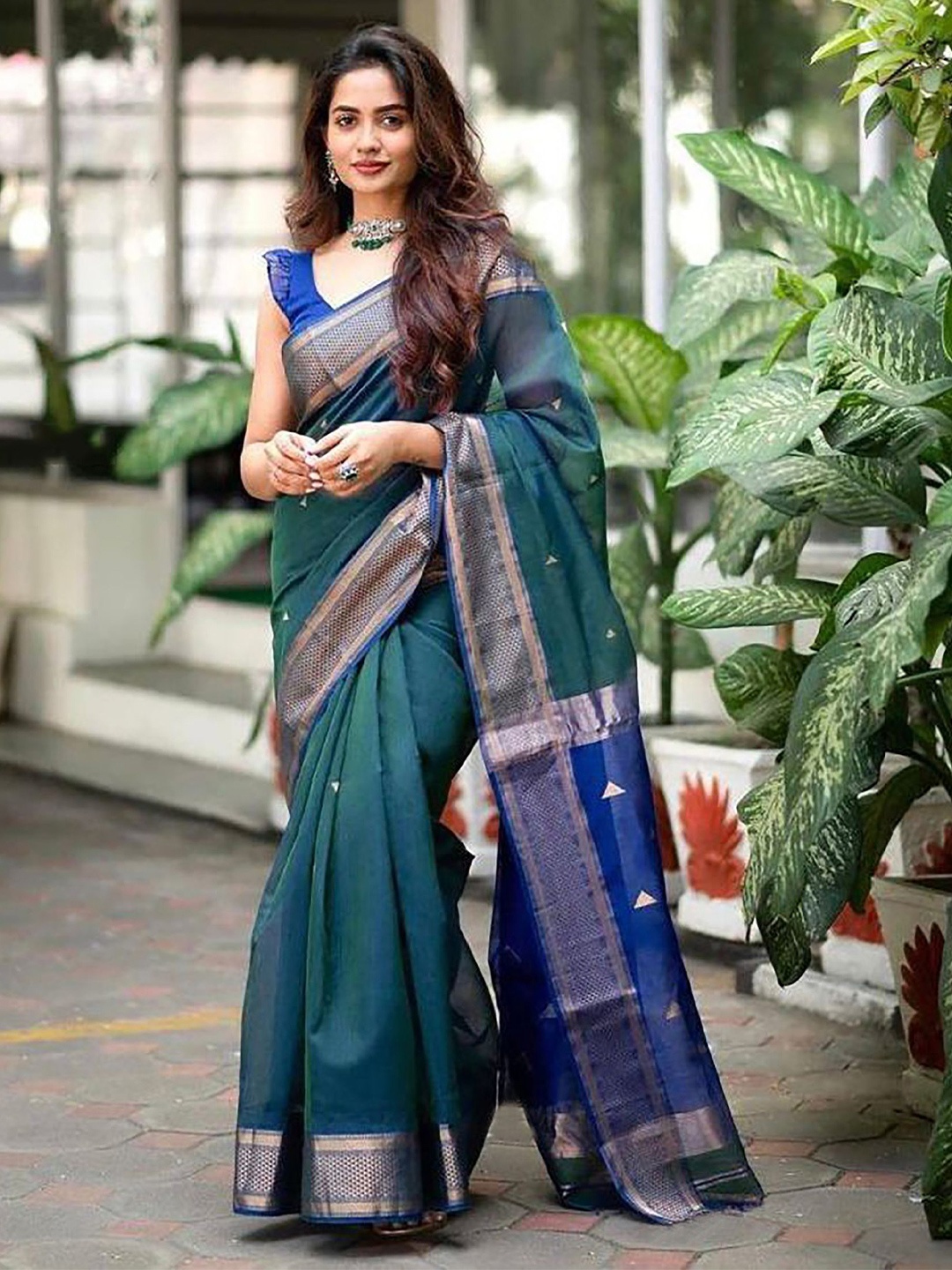 

KALINI Woven Design Zari Banarasi Saree, Blue