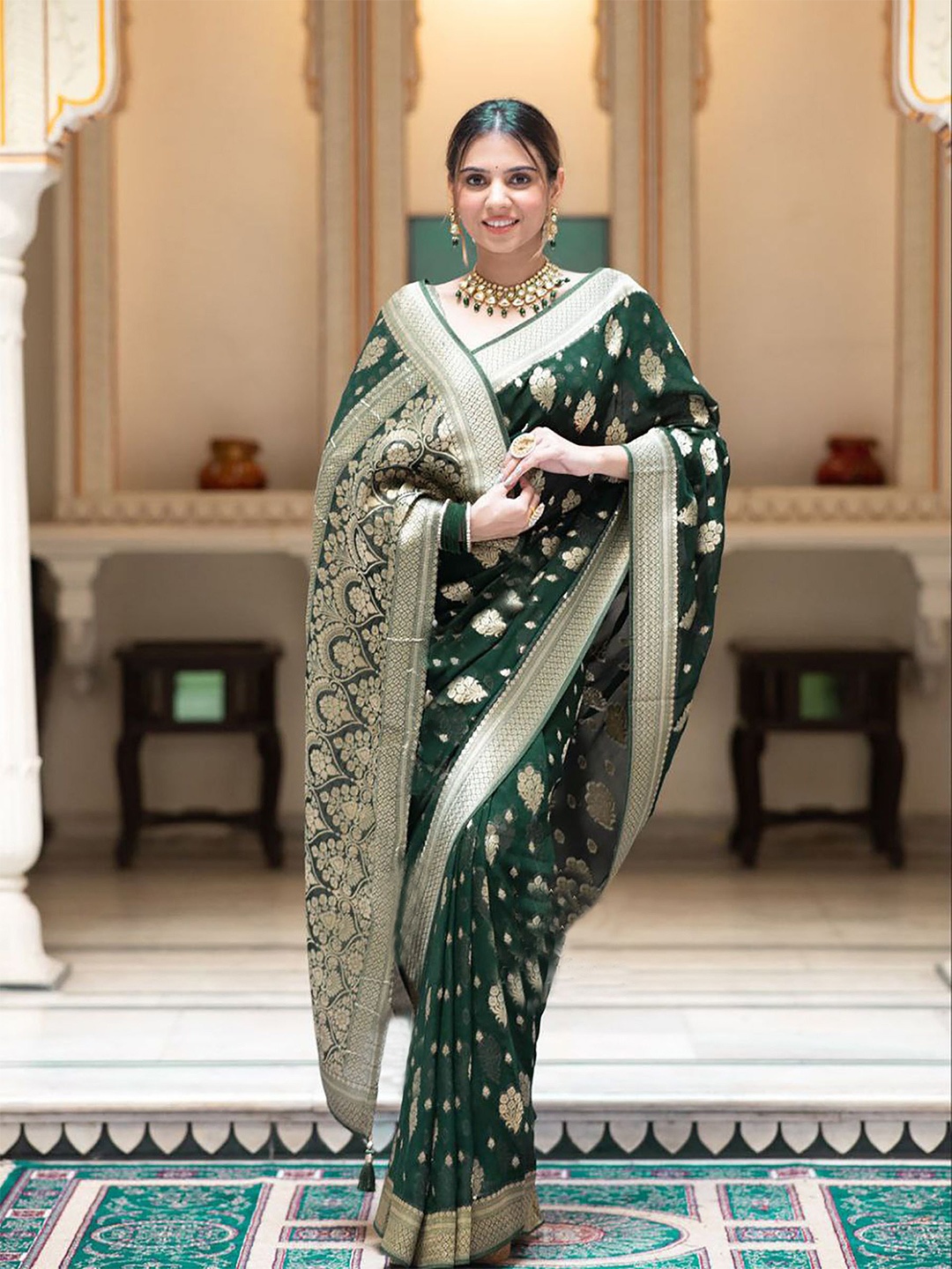 

KALINI Woven Design Zari Banarasi Saree, Green