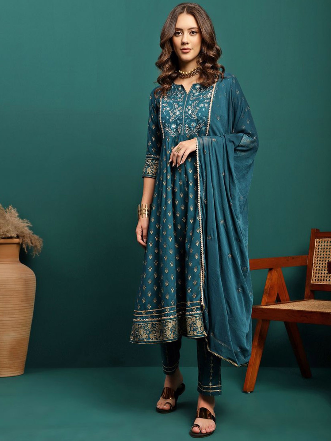 

Sangria Women Printed V-Neck Kurta With Trouser & Dupatta, Teal