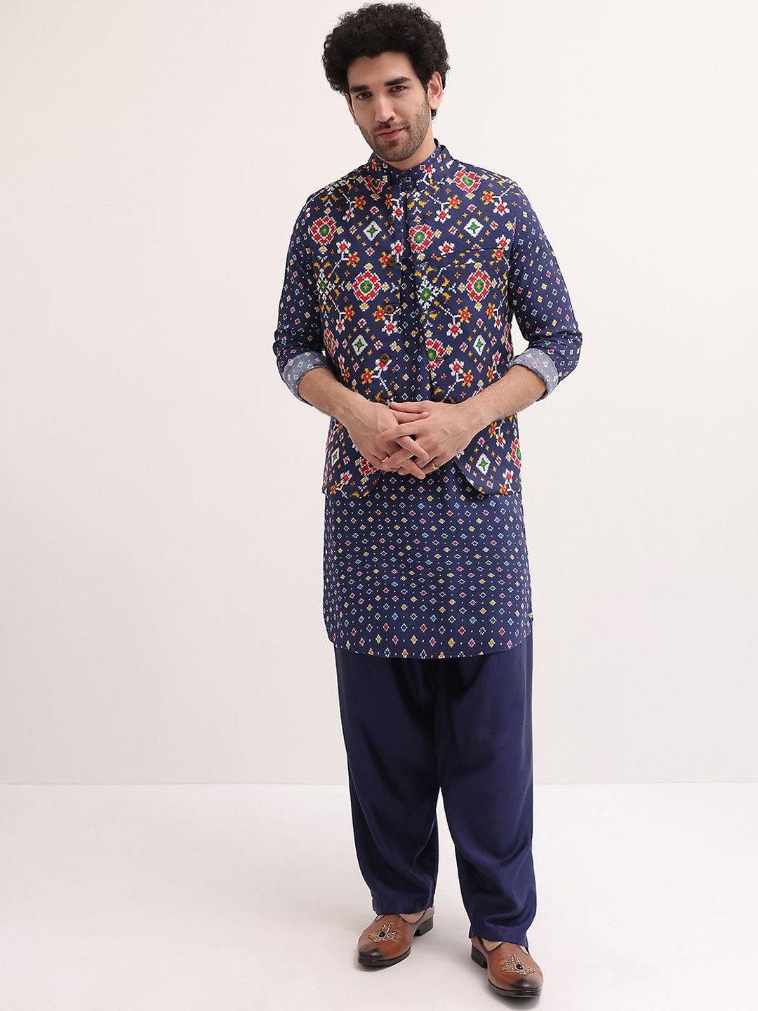 

KALKI Fashion Men Floral Printed Regular Kurta with Trousers, Blue