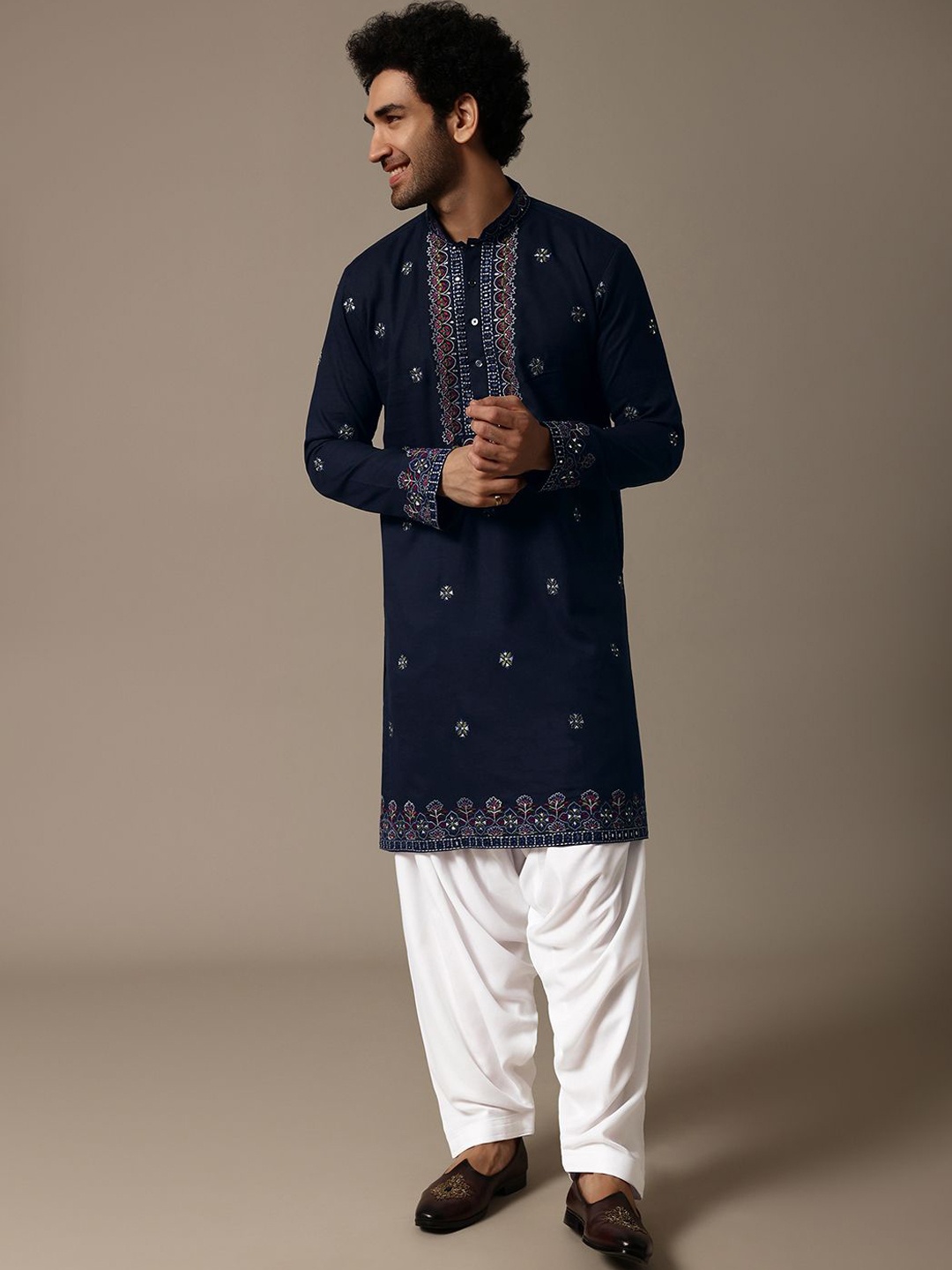 

KALKI Fashion Men Floral Embroidered Regular Thread Work Linen Kurta with Pyjamas, Blue