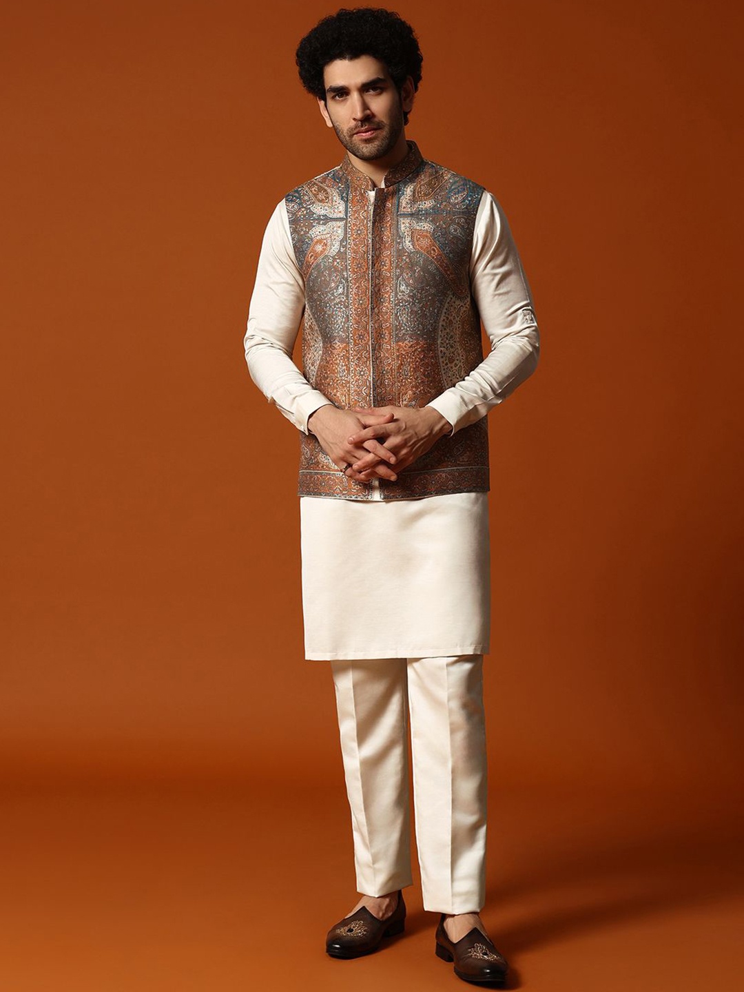 

KALKI Fashion Men Solid Kurta With Trousers & Nehru jacket, White