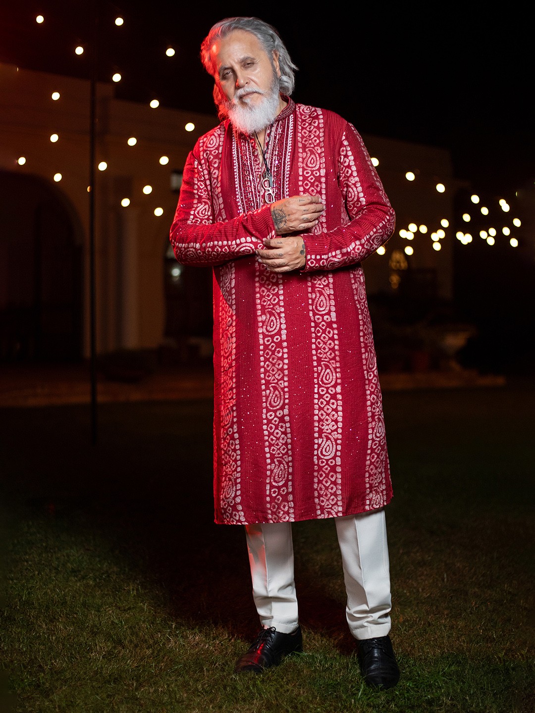 

KALKI Fashion Men Paisley Embroidered Regular Sequinned Kurta With Churidar, Maroon