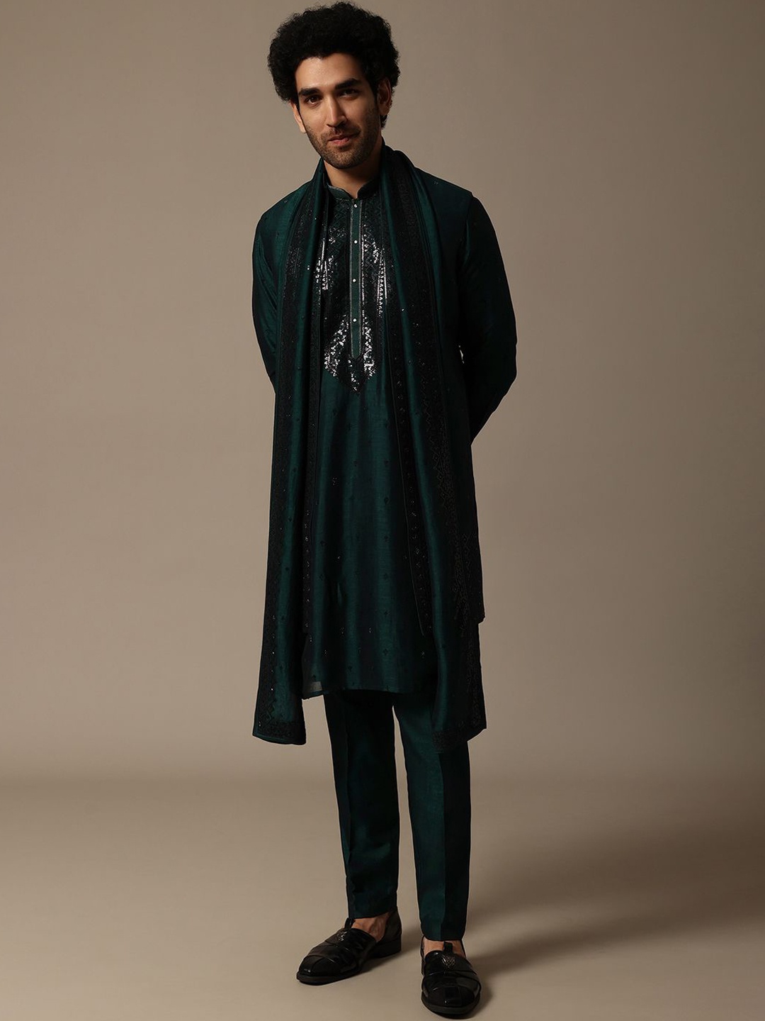 

KALKI Fashion Men Yoke Design Regular Kurta Set with Jacket & Dupatta, Green