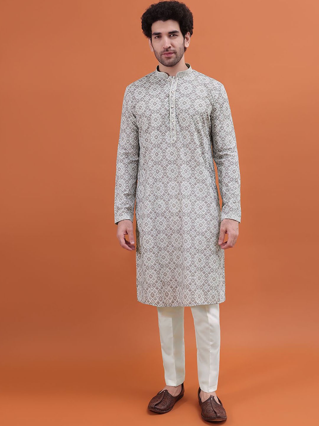 

KALKI Fashion Men Ethnic Motifs Printed Regular Kurta with Trousers, Green